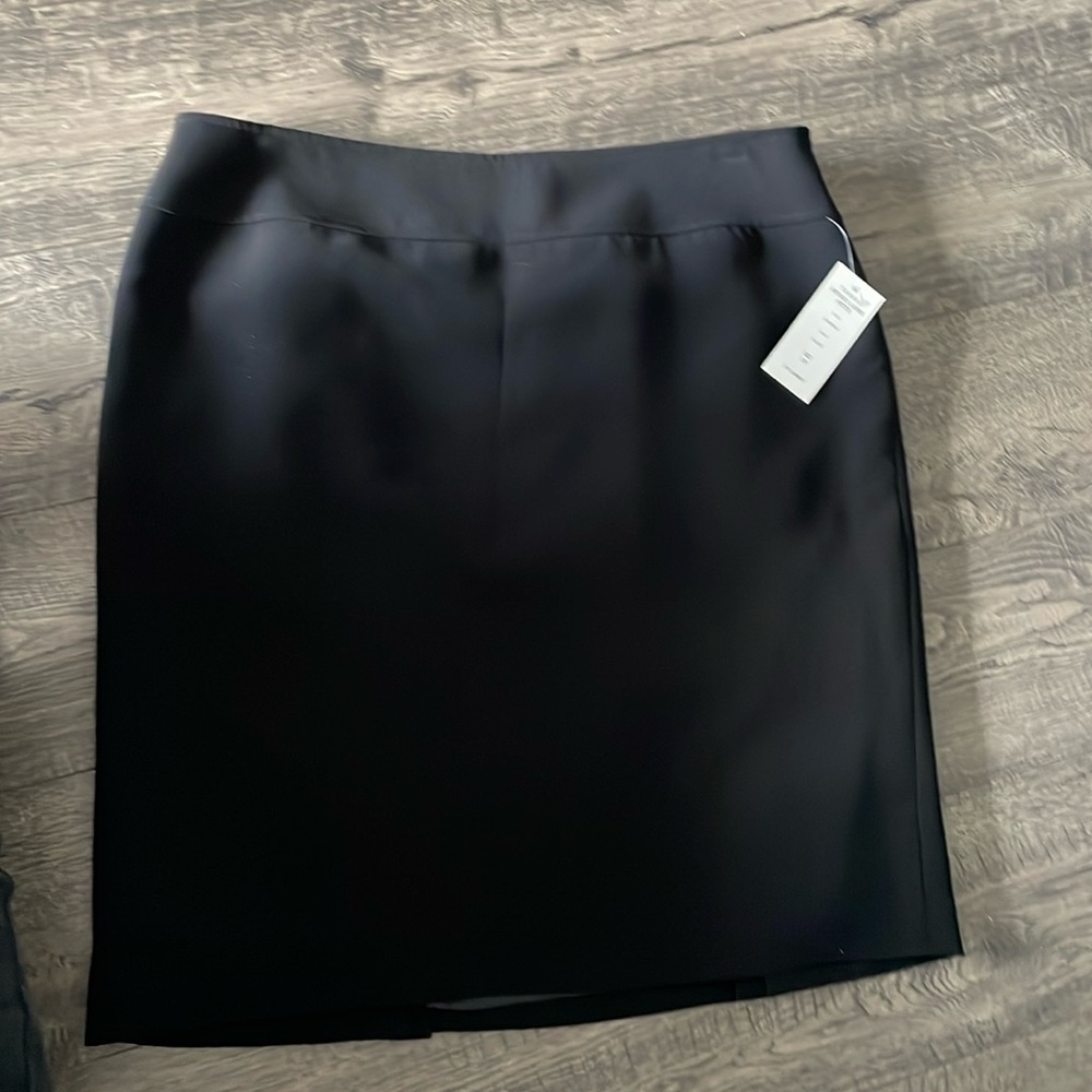 Tahari skirt